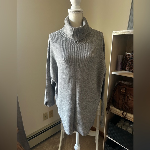 Free People Turtleneck Slouchy Sweater Size M - Picture 3 of 10